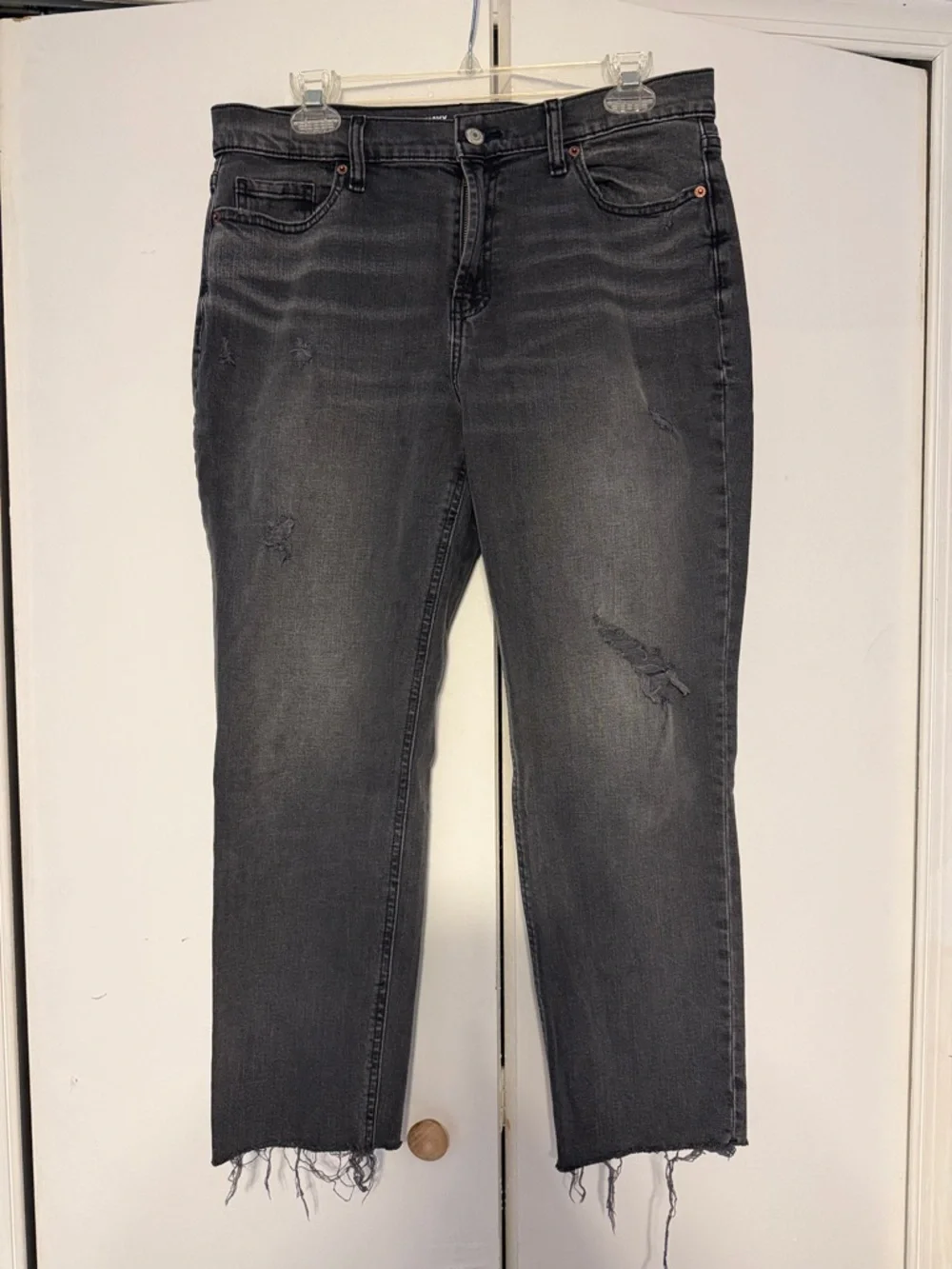 Old Navy Black Distressed Cropped Jeans